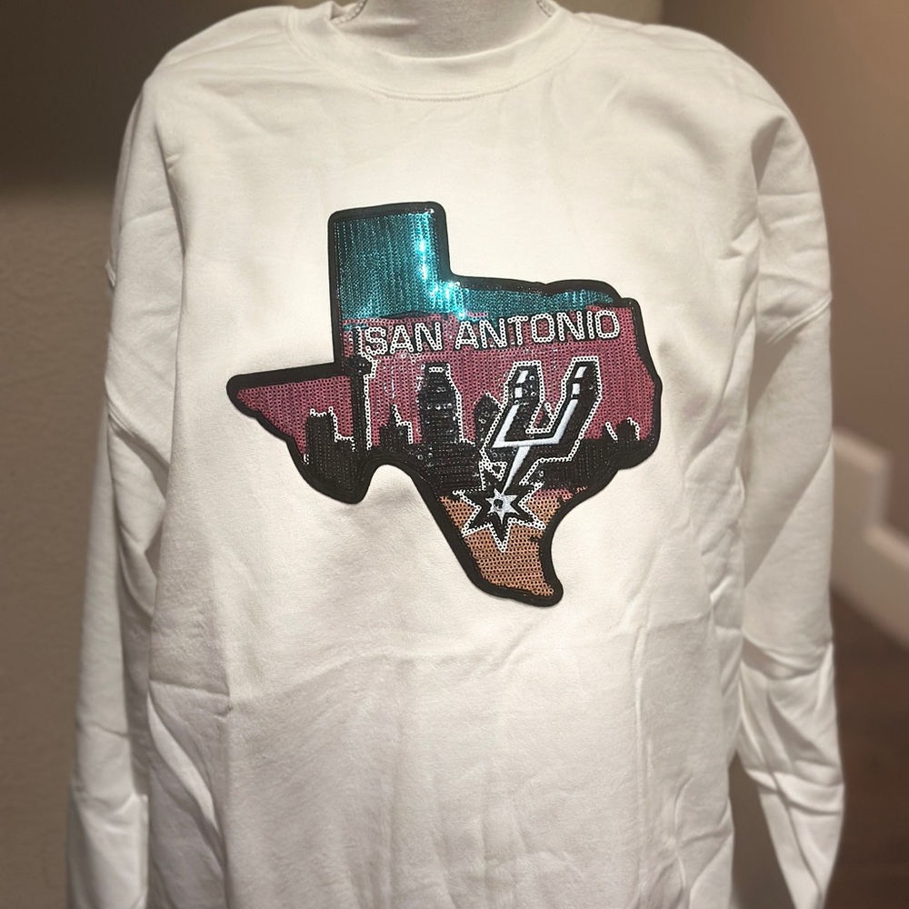 Gildan White San Antonio Graphic Sweatshirt